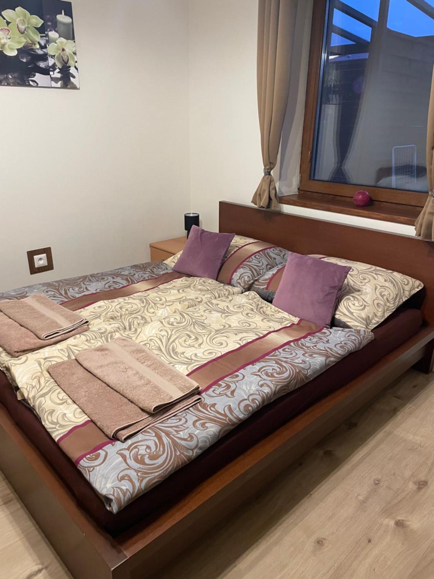 Apartman Losonci Nesvady- Pre 2 Osoby Studio Exterior foto
