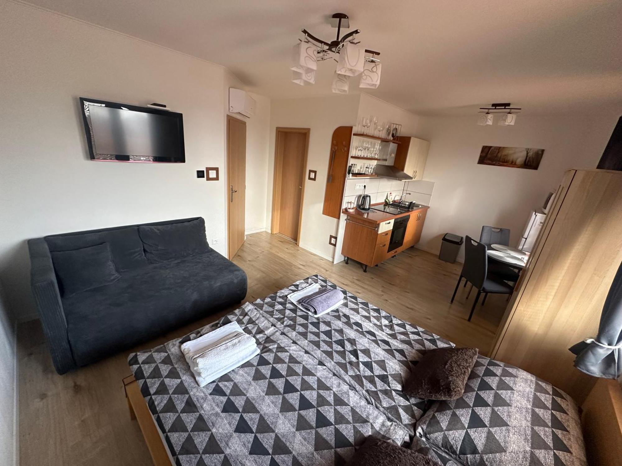 Apartman Losonci Nesvady- Pre 2 Osoby Studio Exterior foto