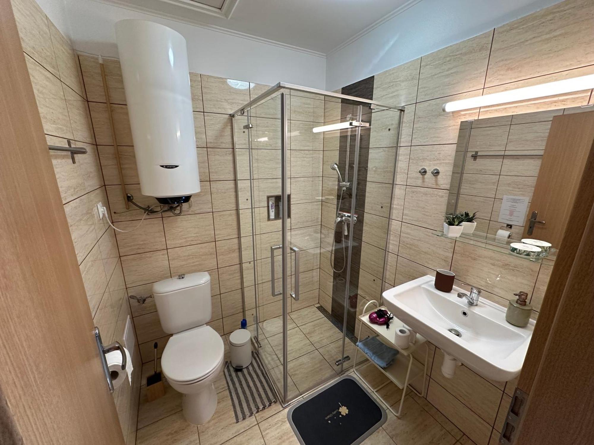 Apartman Losonci Nesvady- Pre 2 Osoby Studio Exterior foto